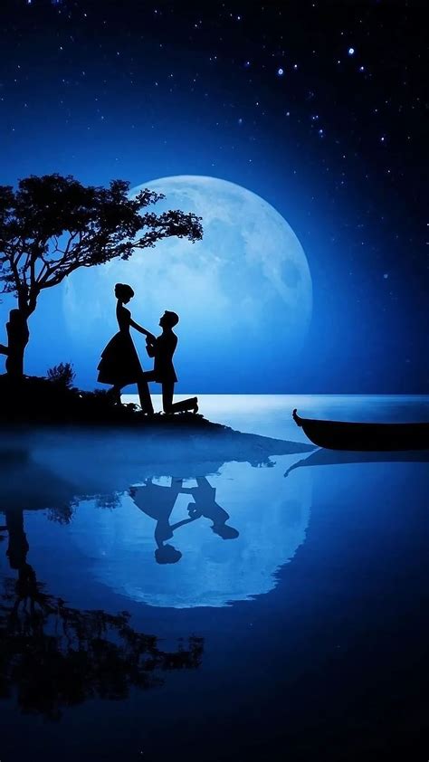 siluet pasangan anime berpelukan dengan latar belakang bulan