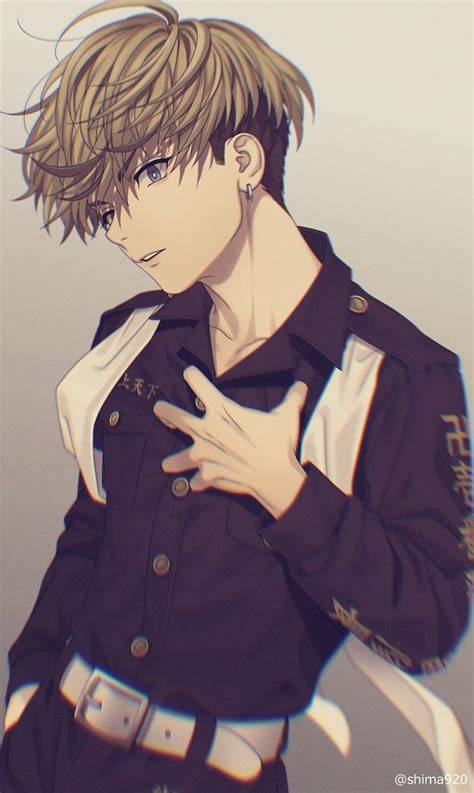 Chifuyu Matsuno dengan ekspresi serius