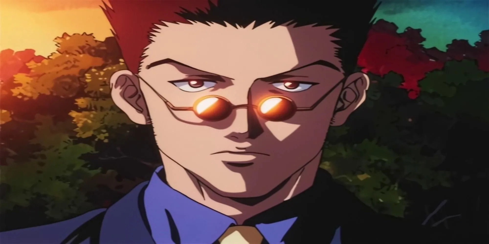 Leorio Paradinight berdiri dengan gaya kasual di tengah kota modern