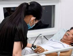Seniman Minh Hoa menderita stroke dan gagal pernapasan.