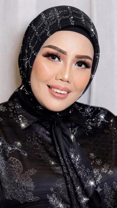 Elly Sugigi
