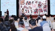 Memberikan penghargaan kepada proyek-proyek luar biasa di Sesi Presentasi Internasional DANAFF IV.