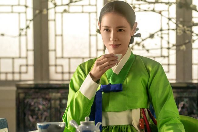 Son Ye Jin Penampilan Son Ye Jin dalam drama Korea terbaru Netflix 2026 The Scandal.
