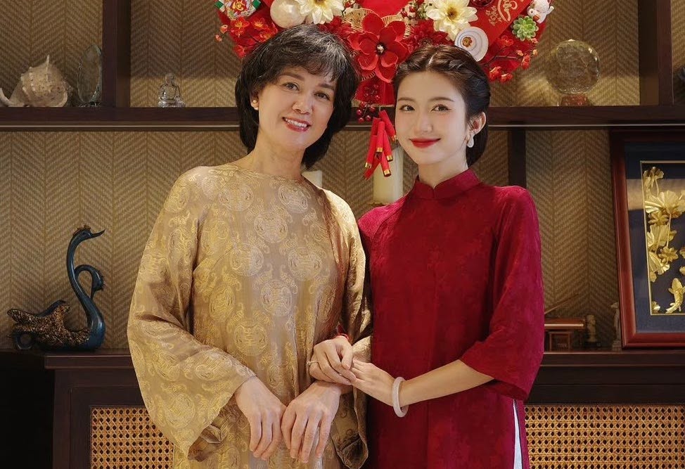 Hubungan antara ibu mertua dan menantu perempuan: Ngoc Huyen dan Seniman Berjasa Chi Trung - Foto 4.