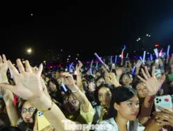 Orang yang menciptakan pertunjukan dengan lebih dari 500 seniman di Konser Pemuda.