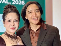 Sayang sekali film blockbuster ‘Red Rain’ tidak meraih penghargaan tersebut, tetapi Viet Huong sangat gembira bisa memenangkan penghargaan ‘Aktris Terbaik’.