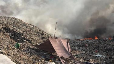 Kebakaran di TPA Jatiwaringin
