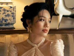 Aktris yang memerankan kekasih Raja Bao Dai dalam drama “The Last Empress” menarik perhatian berkat kecantikan klasiknya.