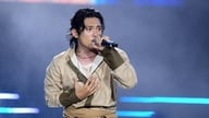 GREY D mengejutkan puluhan ribu penggemar dengan lagu barunya 'toidaidot'.