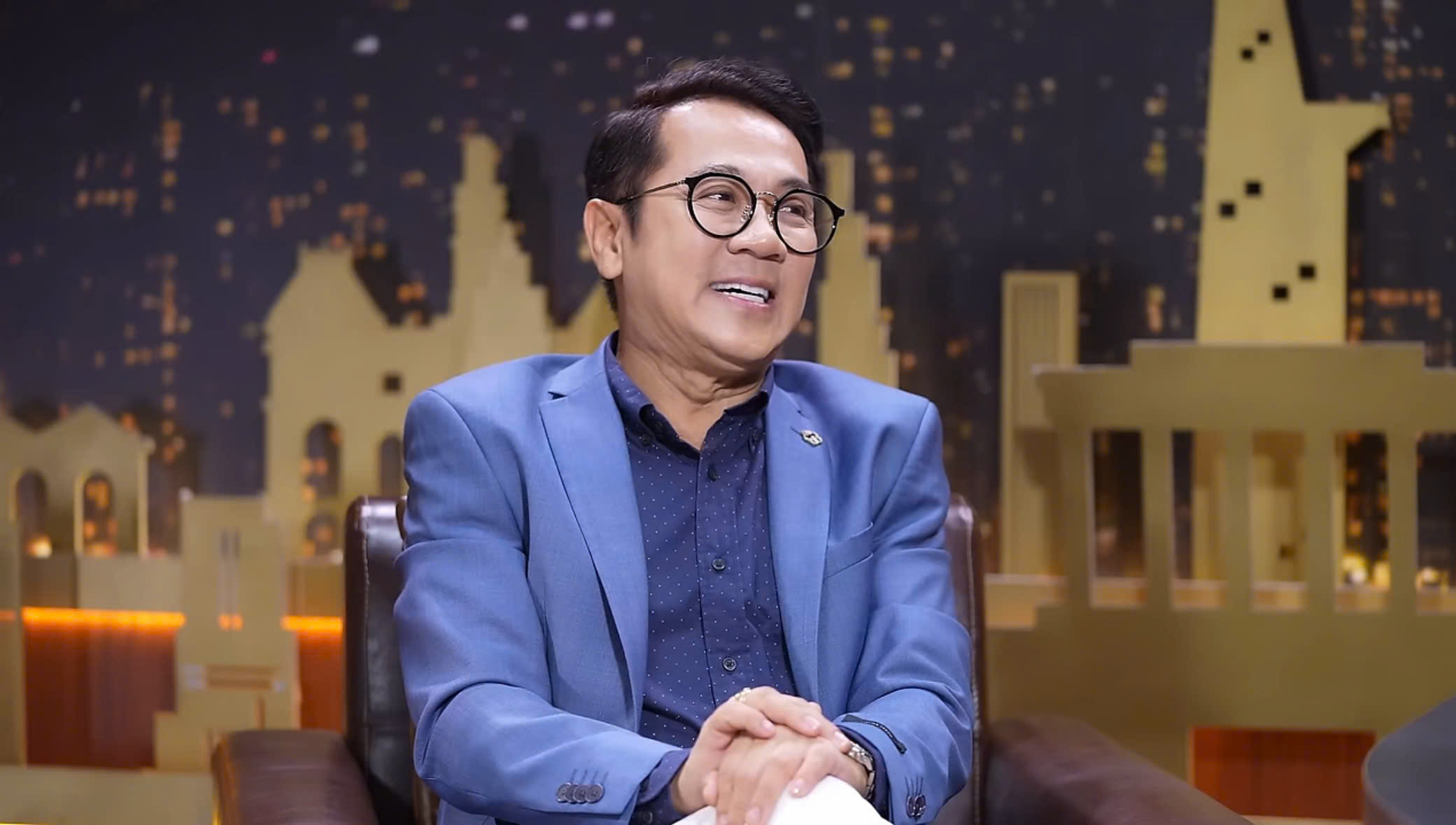 Seniman Berprestasi Thanh Loc meninggalkan panggung Thien Dang - Foto 2.