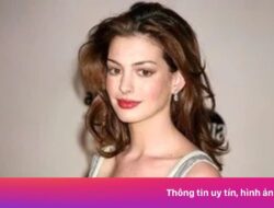 ‘Wanita Tercantik Tahun 2026’ memamerkan perut hamilnya di karpet merah.
