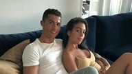 Reaksi pacar Ronaldo setelah ia menangis tersedu-sedu saat meninggalkan Piala Dunia.
