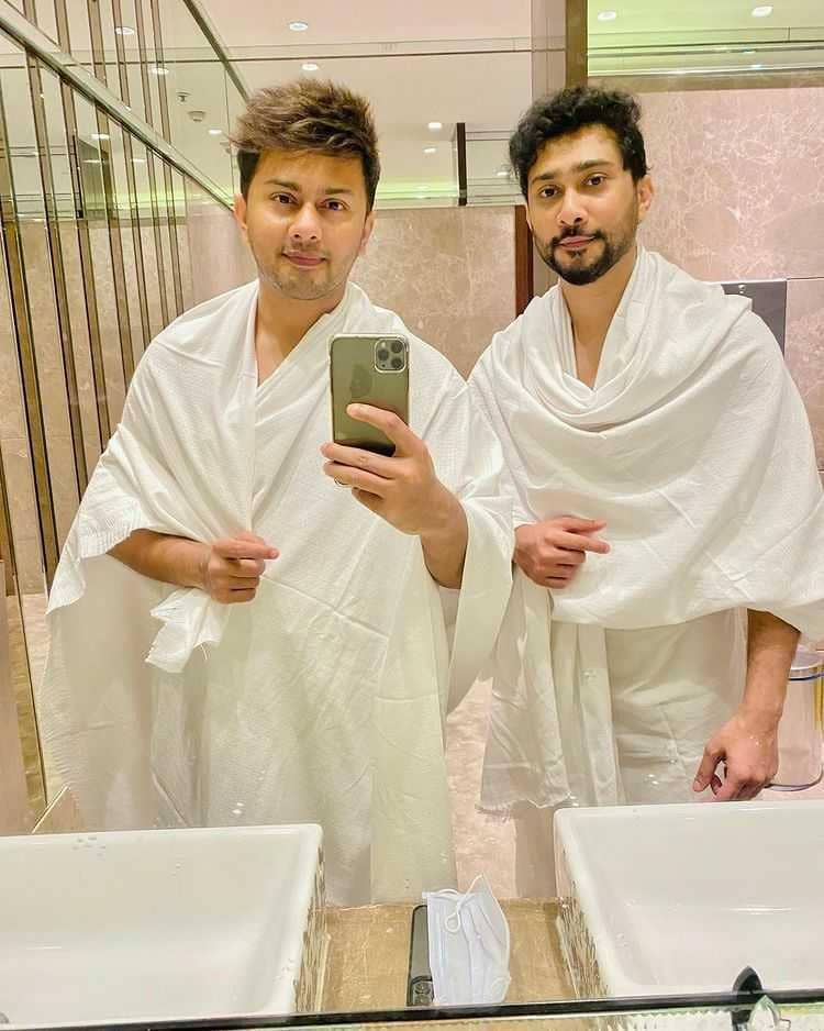 Awez Darbar dan Zaid Darbar