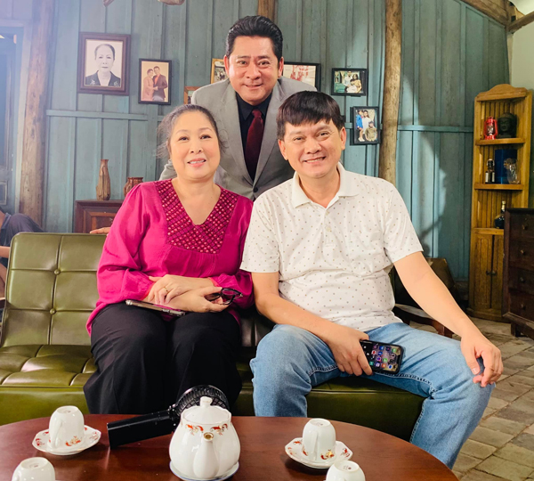 Apa yang terjadi pada Huynh Anh Tuan - bintang film era 90-an yang memerankan Raja Bao Dai? - Foto 7.