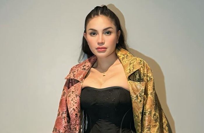 Saksi ahli ITE ungkap potensi Nikita Mirzani bakal bebas, sebut sang artis lakukan pengancaman dan pemerasan terhadap Reza Gladys. 