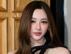 Bintang Thailand berusia 22 tahun yang seksi itu terharu oleh kasih sayang para penonton Vietnam.