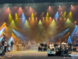 Banyak artis terkenal berkumpul kembali di konser ‘Hai Phong, Tanah Airku’.