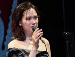 Artis wanita kelahiran tahun 90-an ini mengaransemen ulang 5 lagu Vietnam dalam albumnya “Street and Jazz”.