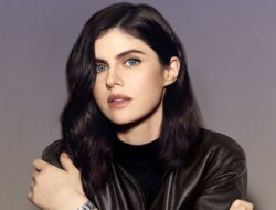 Alexandra Daddario Diusir Petugas Saat Tonton Laga Inggris vs Norwegia di Miami