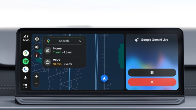 Android Auto di layar mobil, menampilkan Maps dan prompt Google Gemini di layar terbelah