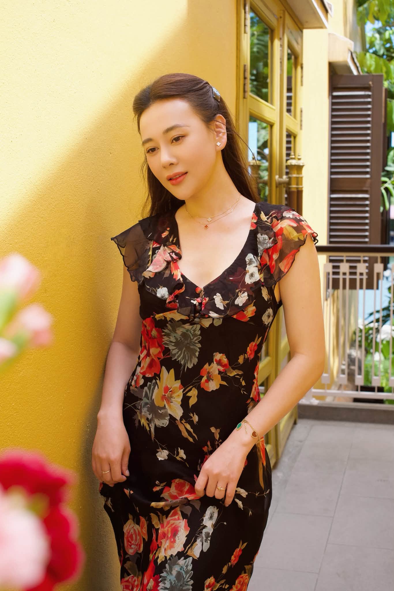 Phuong Oanh mengeluh sakit punggung karena menggendong putrinya - Foto 4.