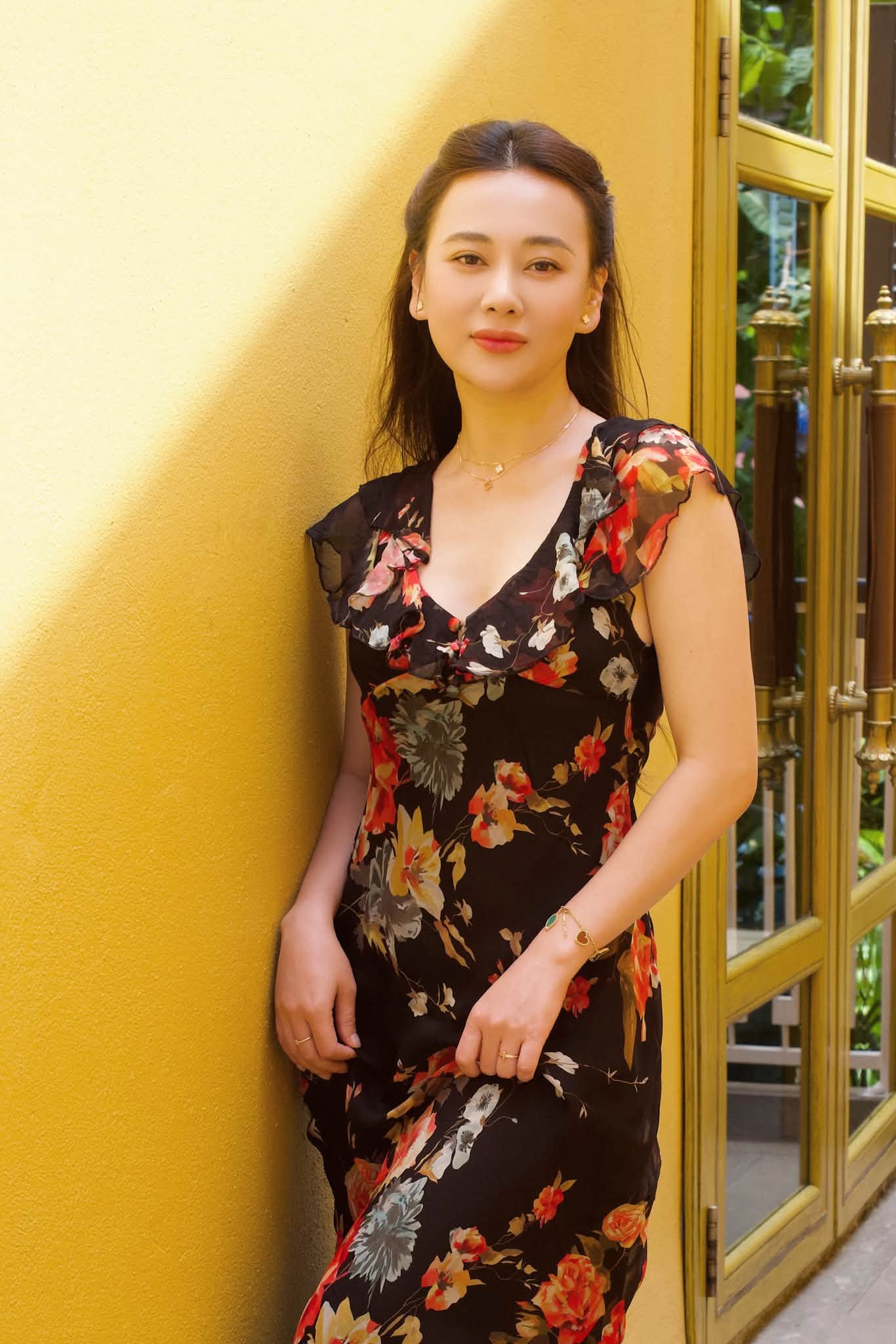 Phuong Oanh mengeluh sakit punggung karena menggendong putrinya - Foto 3.