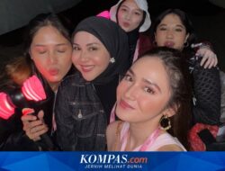 Gaya 13 Seleb Menonton Konser BLACKPINK di Jakarta, Aurel Pakai Baju Arsy