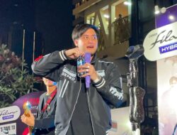 AQUA Bikin Adem Penonton Musiczone, Jadi Pelepas Dahaga saat Nyanyi Bareng Idola
