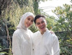 Akur Banget, Baim Wong dan Paula Verhoeven Duduk Berdampingan di Acara Kelulusan Anak