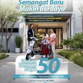 Tangkapan layar akun resmi @plnmobile dan @pln_id mengenai diskon tambah daya listrik 50 persen selama periode Juli 2026.