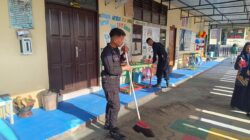 Cara Humanis Ajak Anak-anak Belajar Pentingnya Kebersihan Sejak Dini, Brimob Sulsel Bersihkan TK di Parepare