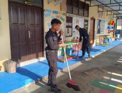 Cara Humanis Ajak Anak-anak Belajar Pentingnya Kebersihan Sejak Dini, Brimob Sulsel Bersihkan TK di Parepare