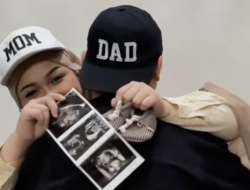 Komika Ate & Istri Recreate Pengumuman Hamil Anak Pertama ala Artis Korea