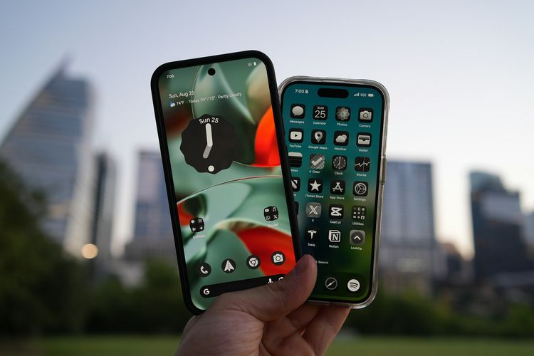 Cara menggunakan Quick Share untuk mengirim file dari Android ke iPhone lewat AirDrop.