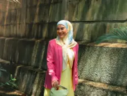 Artis Berhijab, Hijrah yang Menggugah – Minanews.net