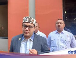 Sandy Tumiwa Tinggalkan Dunia Artis, Ngaku Fokus Jadi Stafsus Kesultanan Cirebon